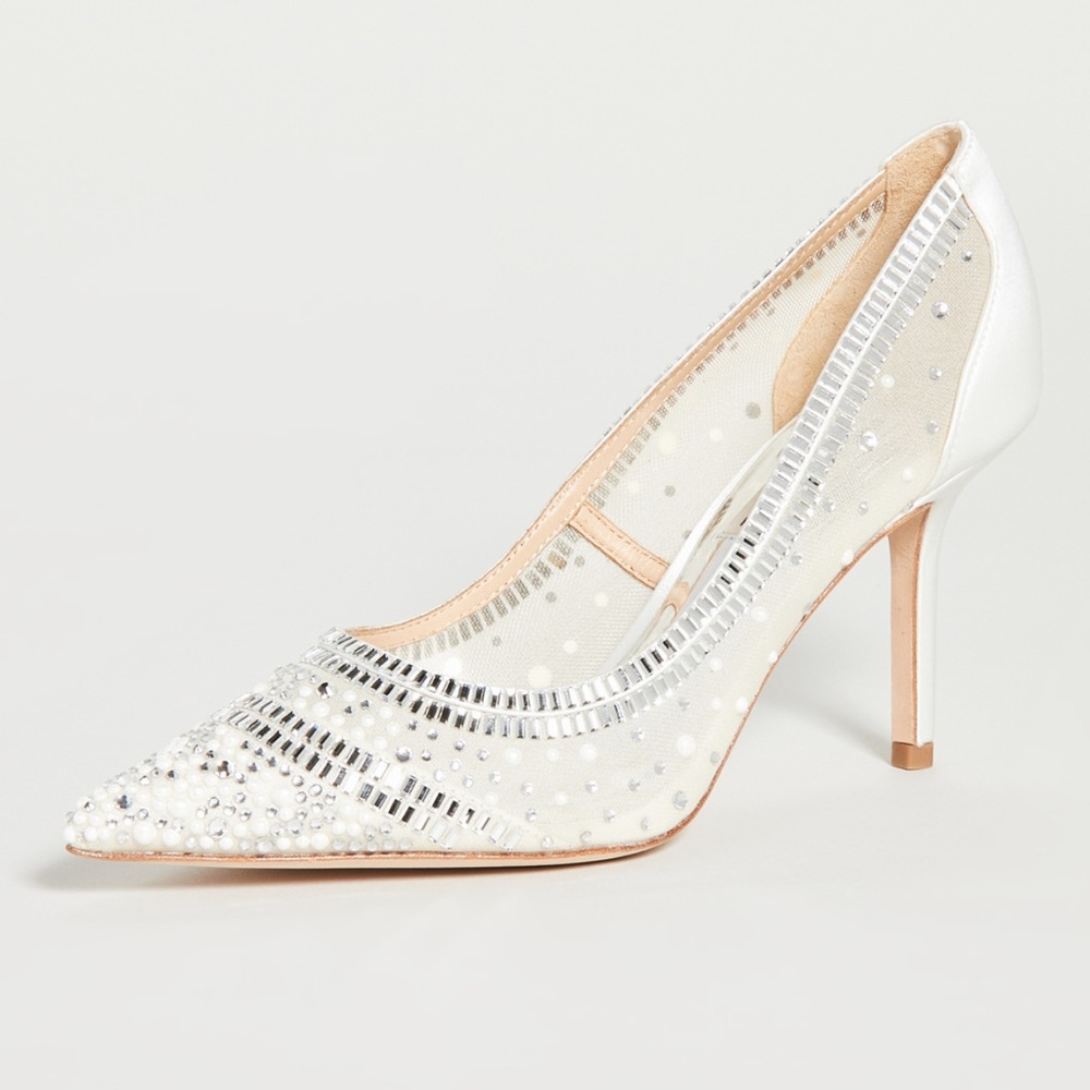Badgley Mischka Bailey Pumps - 8.5 - white satin - tried on but never worn!